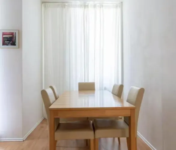Apartment Spacious Stone