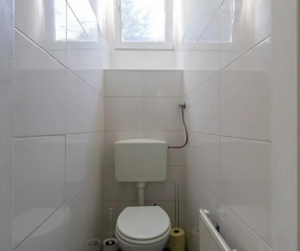 Apartment Spacious Stone